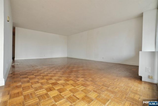 5 Horizon Road 203, Fort Lee, NJ 07024