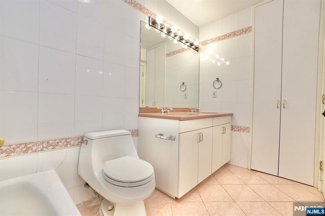 5 Horizon Road 203, Fort Lee, NJ 07024