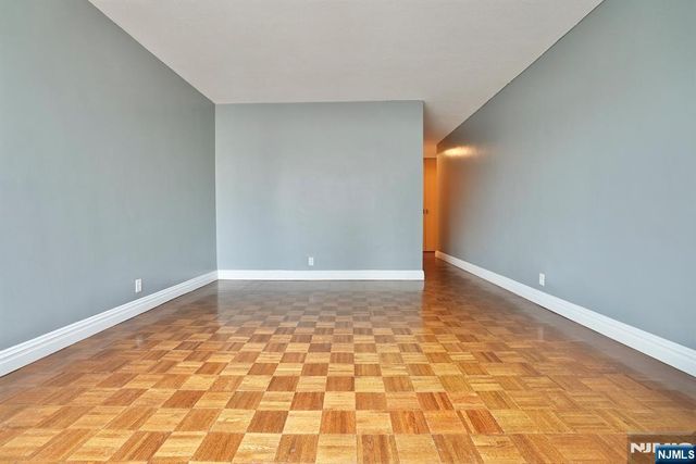 5 Horizon Road 203, Fort Lee, NJ 07024