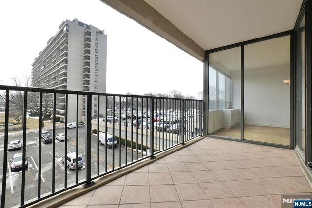 5 Horizon Road 203, Fort Lee, NJ 07024