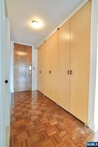 5 Horizon Road 203, Fort Lee, NJ 07024