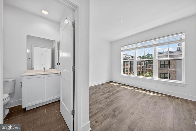 7348 BLADE DR, Falls Church, VA 22042