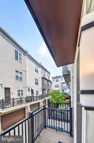 7348 BLADE DR, Falls Church, VA 22042