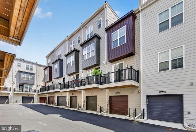7348 BLADE DR, Falls Church, VA 22042