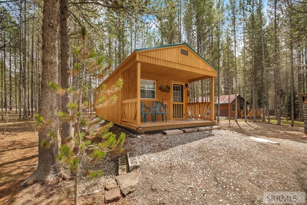 Image 27 of property listing at 3882 G Street, Island Park, ID 83429