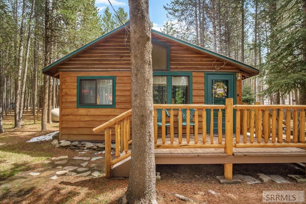 Image 3 of property listing at 3882 G Street, Island Park, ID 83429