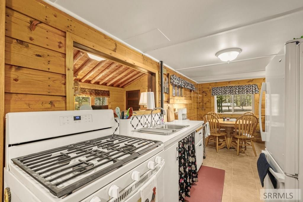 Image 9 of property listing at 3882 G Street, Island Park, ID 83429