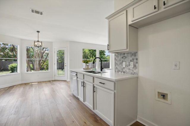 1867 Wallin LOOP, Round Rock, TX 78664