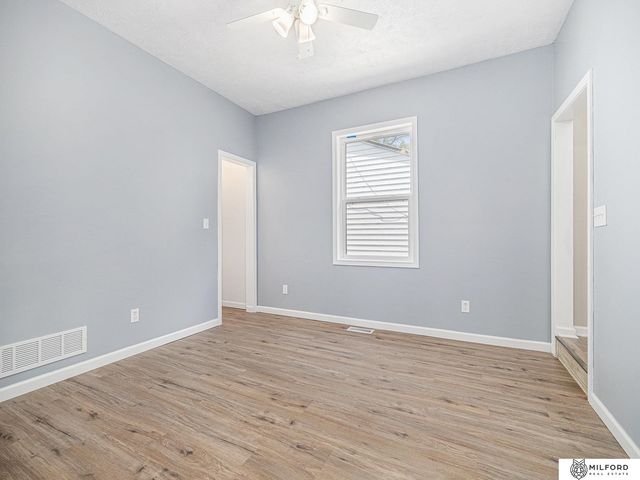 4331 N 41st Street, Omaha, NE 68111