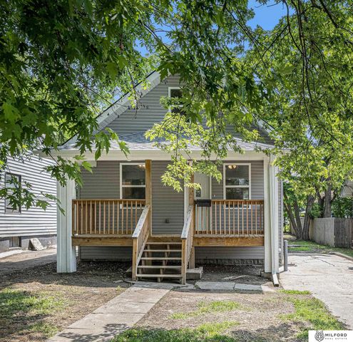 4331 N 41st Street, Omaha, NE 68111