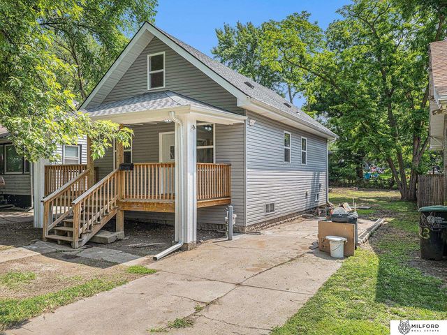 4331 N 41st Street, Omaha, NE 68111