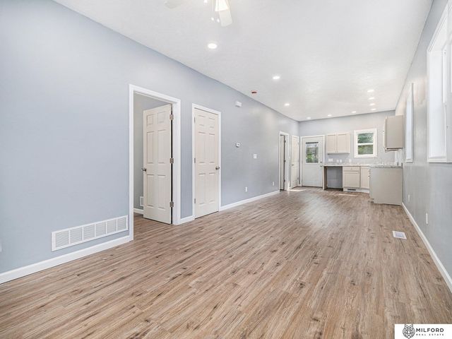 4331 N 41st Street, Omaha, NE 68111