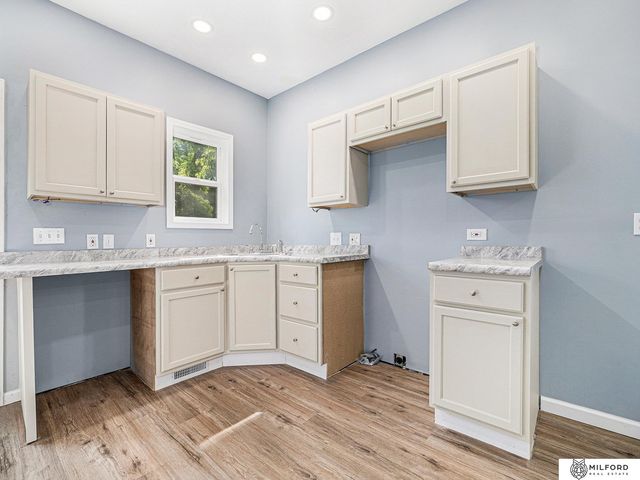 4331 N 41st Street, Omaha, NE 68111