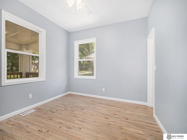 4331 N 41st Street, Omaha, NE 68111