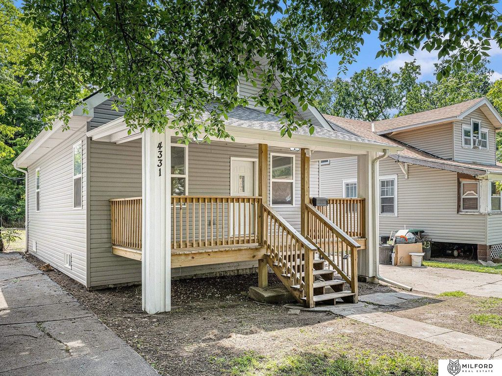 4331 N 41st Street, Omaha, NE 68111