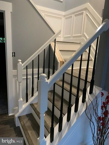 20 CLEMENS LN, Blackwood, NJ 08012