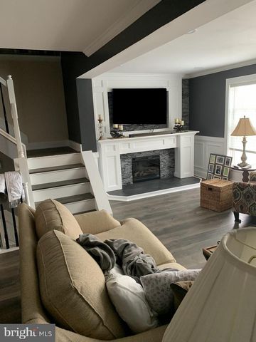 20 CLEMENS LN, Blackwood, NJ 08012