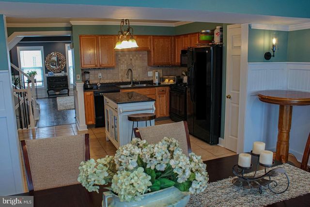 20 CLEMENS LN, Blackwood, NJ 08012