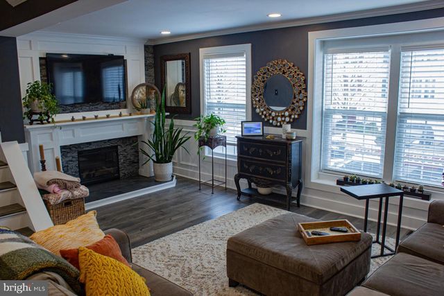 20 CLEMENS LN, Blackwood, NJ 08012