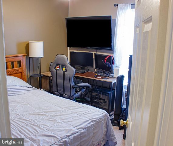 20 CLEMENS LN, Blackwood, NJ 08012