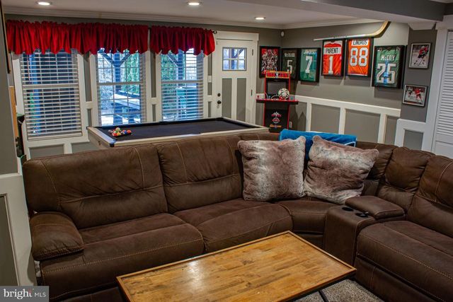 20 CLEMENS LN, Blackwood, NJ 08012