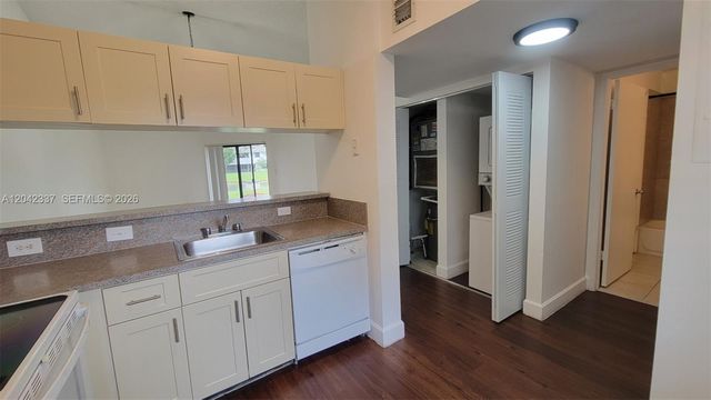 9877 Nob Hill Ln 9877, Sunrise, FL 33351
