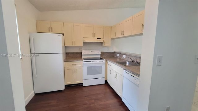 9877 Nob Hill Ln 9877, Sunrise, FL 33351