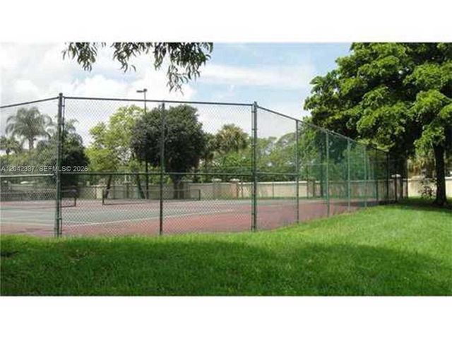 9877 Nob Hill Ln 9877, Sunrise, FL 33351