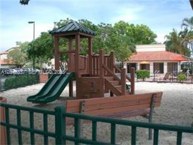 9877 Nob Hill Ln 9877, Sunrise, FL 33351