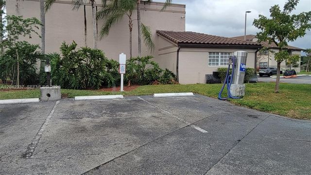 9877 Nob Hill Ln 9877, Sunrise, FL 33351