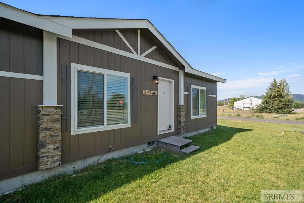 Image 8 of property listing at 114 Elm Street, Victor, ID 83455