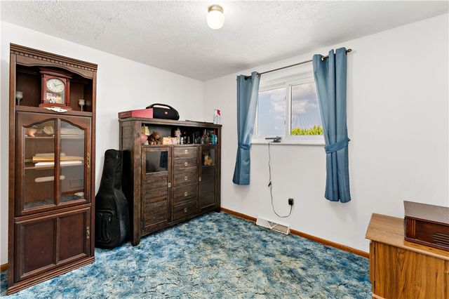 1507 Oneida Dr, Jefferson Hills, PA 15025