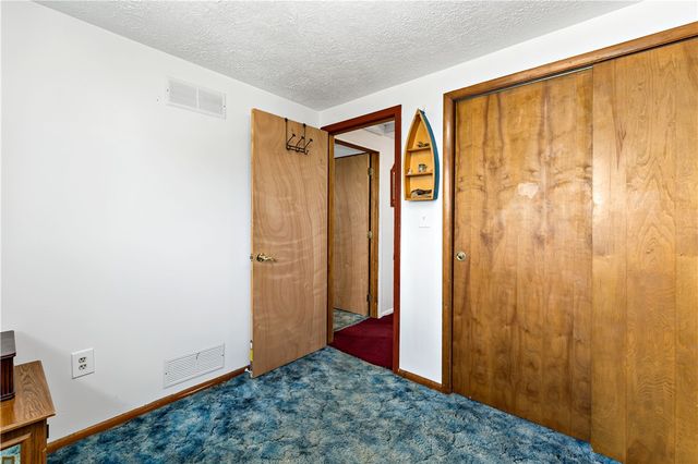 1507 Oneida Dr, Jefferson Hills, PA 15025