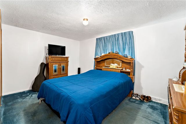 1507 Oneida Dr, Jefferson Hills, PA 15025