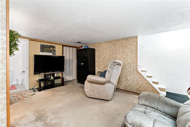 1507 Oneida Dr, Jefferson Hills, PA 15025