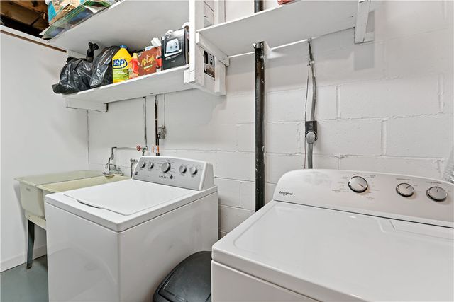 1507 Oneida Dr, Jefferson Hills, PA 15025