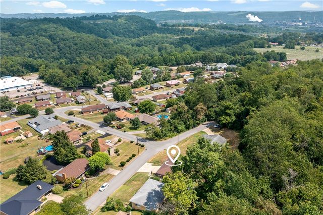 1507 Oneida Dr, Jefferson Hills, PA 15025