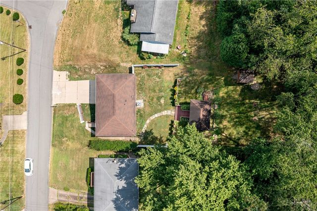 1507 Oneida Dr, Jefferson Hills, PA 15025