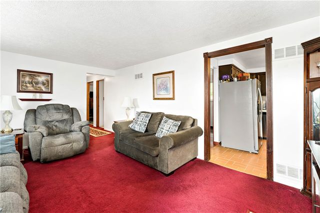 1507 Oneida Dr, Jefferson Hills, PA 15025