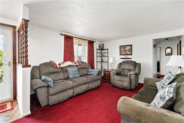 1507 Oneida Dr, Jefferson Hills, PA 15025