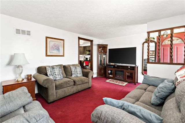 1507 Oneida Dr, Jefferson Hills, PA 15025