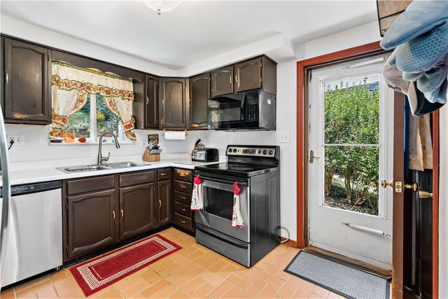 1507 Oneida Dr, Jefferson Hills, PA 15025