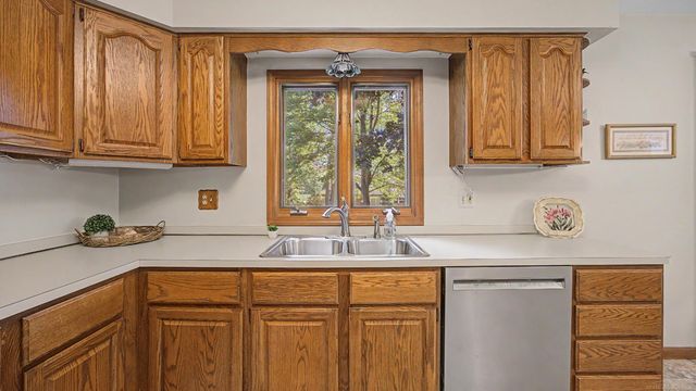 53240 Hillside Drive, Utica, MI 48316