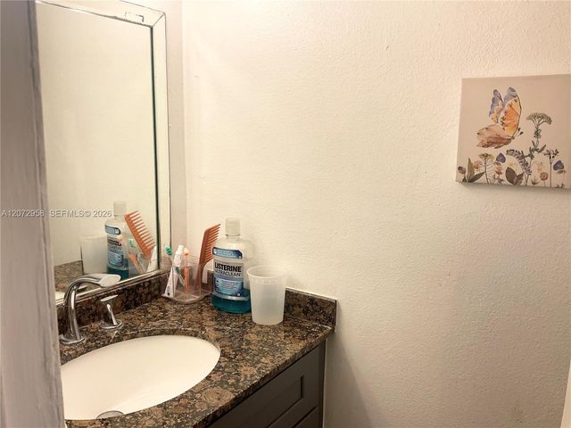 17901 NW 68th Avenue T207, Hialeah, FL 33015