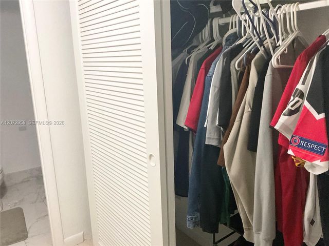 17901 NW 68th Avenue T207, Hialeah, FL 33015