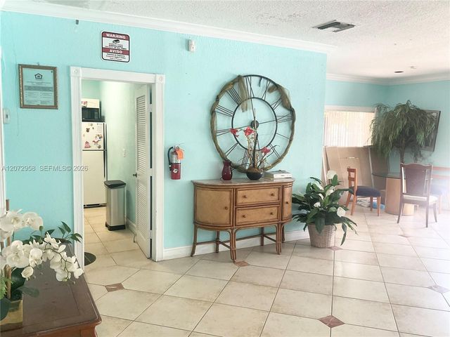 17901 NW 68th Avenue T207, Hialeah, FL 33015