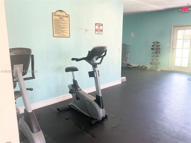 17901 NW 68th Avenue T207, Hialeah, FL 33015