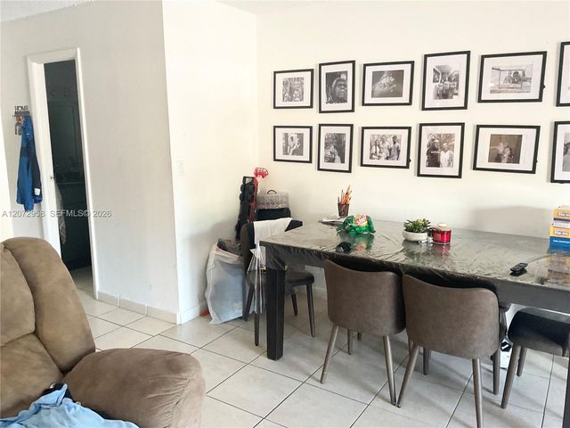 17901 NW 68th Avenue T207, Hialeah, FL 33015