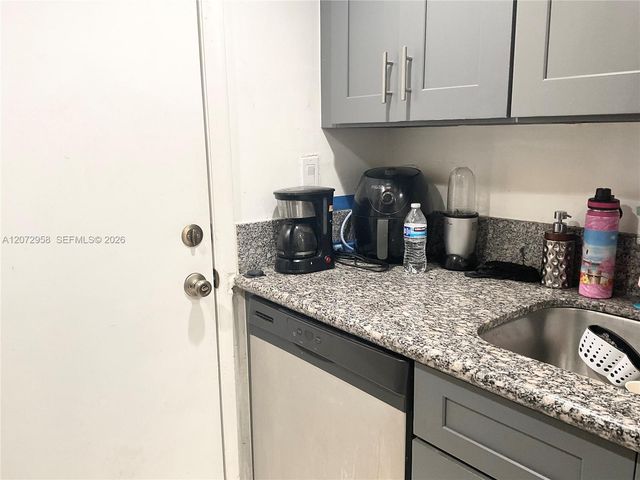 17901 NW 68th Avenue T207, Hialeah, FL 33015