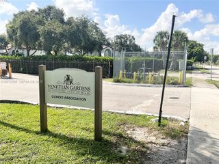 17901 NW 68th Avenue T207, Hialeah, FL 33015